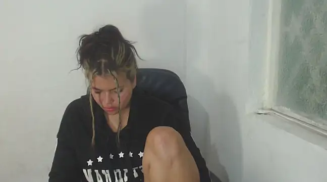 Snapshot of sweetkitty_16 chatting on 03-07-25, 12:23 sweetkitty 16 online show from 03-07-25, 12:23