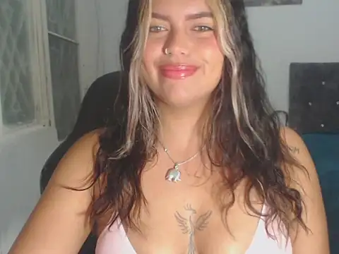 Snapshot of sweetkitty_16 chatting on 09-11-25, 06:24 sweetkitty 16 online show from 09-11-25, 06:24