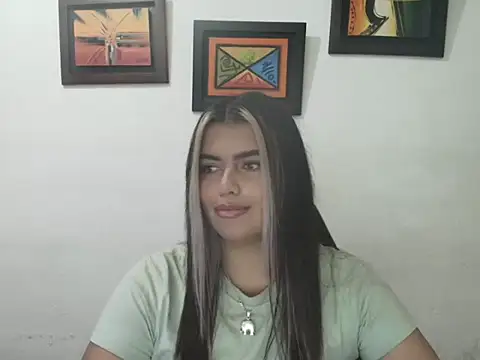 Snapshot of sweetkitty_16 chatting on 10-17-25, 03:42 sweetkitty 16 online show from 10-17-25, 03:42