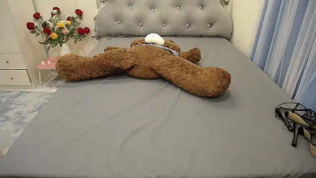 Lavender Sweet online show from 01-13-25, 03:58