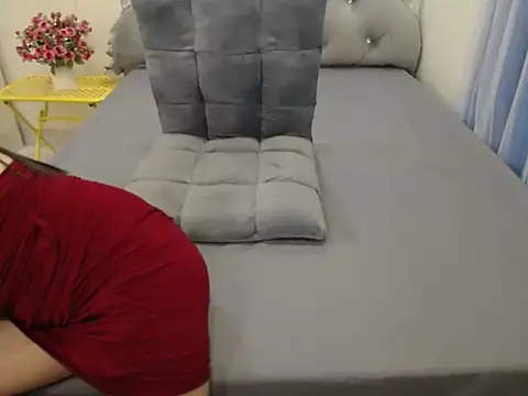 Lavender Sweet online show from 11-17-25, 12:00