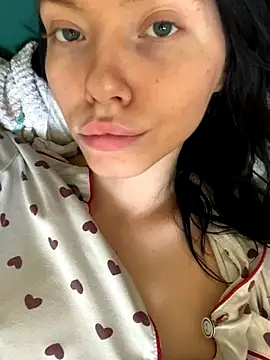 Lisaaa Alisa online show from 10-31-25, 05:08