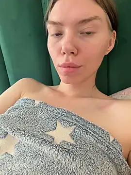 Snapshot of Lisaaa_Alisa chatting on 06-18-26, 07:41 Lisaaa Alisa online show from 06-18-26, 07:41