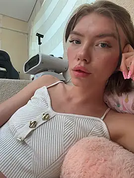 Snapshot of Lisaaa_Alisa chatting on 07-20-26, 05:00 Lisaaa Alisa online show from 07-20-26, 05:00