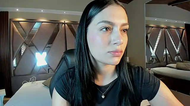 carina rossi online show from 10-30-25, 01:01