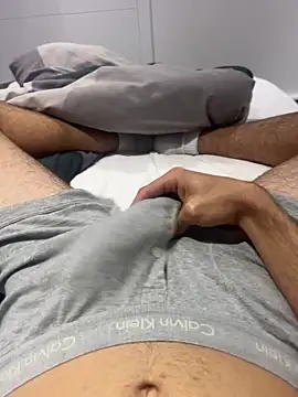 h0rnyguy001 online show from 10-19-25, 09:37