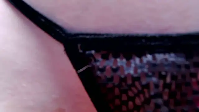 Snapshot of caarlywhitee chatting on 10-16-25, 01:50 caarlywhitee online show from 10-16-25, 01:50