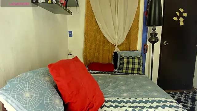 SARAMISHA online show from 11-30-25, 03:05