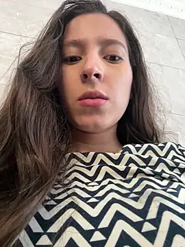 LittleDoll    online show from 01-06-25, 05:06