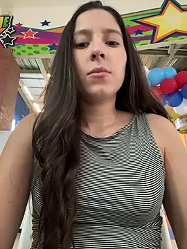 LittleDoll    online show from 02-28-25, 02:09