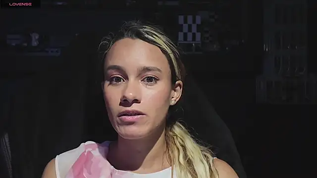 SamanthaWatson online show from 10-03-25, 01:35