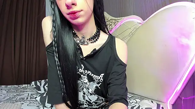 Snapshot of VivianMiller_ chatting on 02-26-25, 03:21 VivianMiller online show from 02-26-25, 03:21