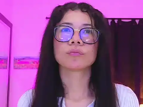 Snapshot of missdaki__ chatting on 07-15-26, 01:22 missdaki online show from 07-15-26, 01:22