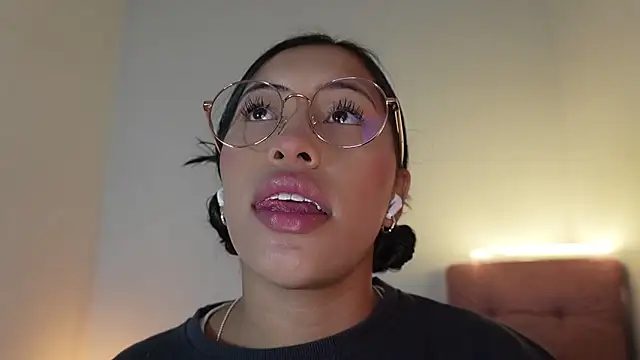 Snapshot of nerak_1a_ chatting on 09-18-25, 04:42 nerak 1a online show from 09-18-25, 04:42