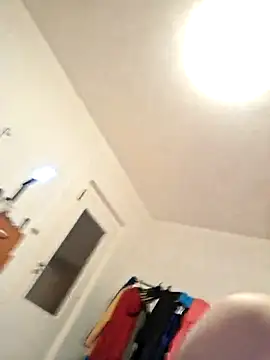 Snapshot of kaca098 chatting on 12-18-24, 08:57 kaca098 online show from 12-18-24, 08:57