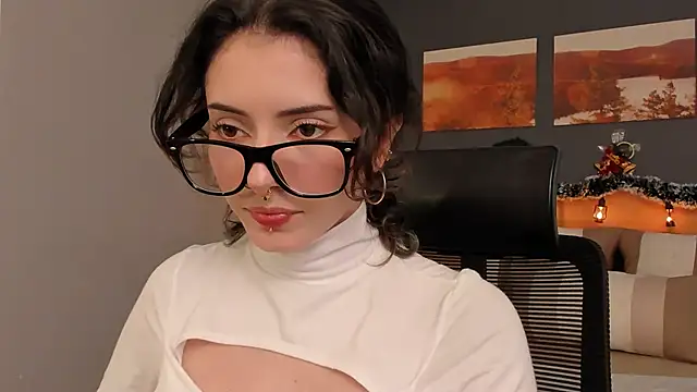 Snapshot of LiliJones_ chatting on 12-09-24, 04:37 LiliJones online show from 12-09-24, 04:37