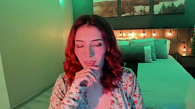 Snapshot of LiliJones_ chatting on 01-08-25, 05:05 LiliJones online show from 01-08-25, 05:05