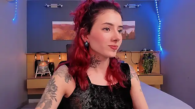 Snapshot of LiliJones_ chatting on 01-09-25, 04:39 LiliJones online show from 01-09-25, 04:39