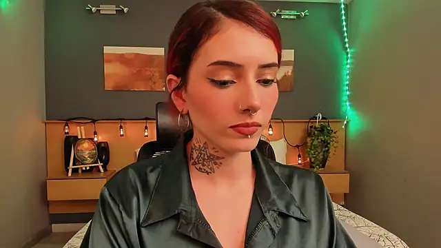 Snapshot of LiliJones_ chatting on 01-16-25, 08:14 LiliJones online show from 01-16-25, 08:14