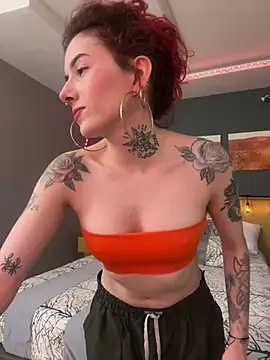 Snapshot of LiliJones_ chatting on 01-18-25, 04:42 LiliJones online show from 01-18-25, 04:42