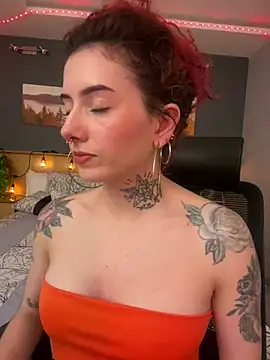 Snapshot of LiliJones_ chatting on 01-18-25, 07:48 LiliJones online show from 01-18-25, 07:48