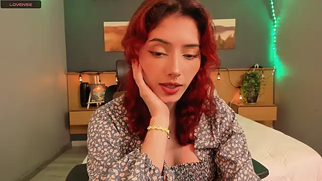 Snapshot of LiliJones_ chatting on 02-06-25, 05:30 LiliJones online show from 02-06-25, 05:30