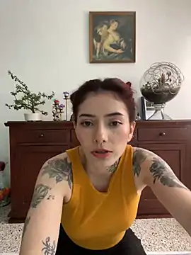 Snapshot of LiliJones_ chatting on 02-08-25, 04:14 LiliJones online show from 02-08-25, 04:14