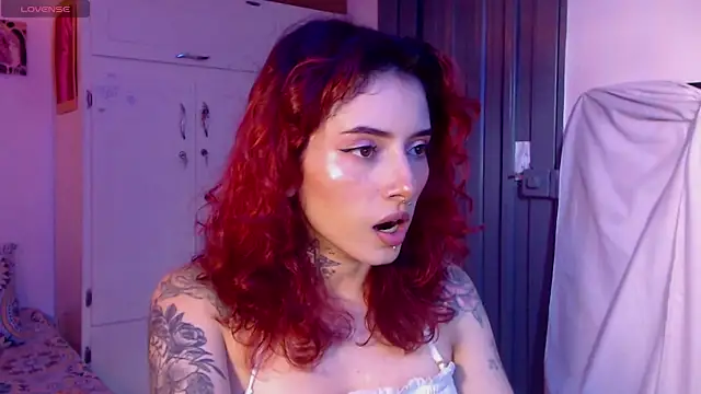 Snapshot of LiliJones_ chatting on 02-10-25, 06:03 LiliJones online show from 02-10-25, 06:03