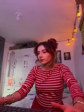 Snapshot of LiliJones_ chatting on 02-18-25, 08:14 LiliJones online show from 02-18-25, 08:14