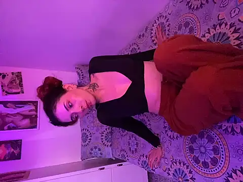 Snapshot of LiliJones_ chatting on 03-15-25, 10:22 LiliJones online show from 03-15-25, 10:22