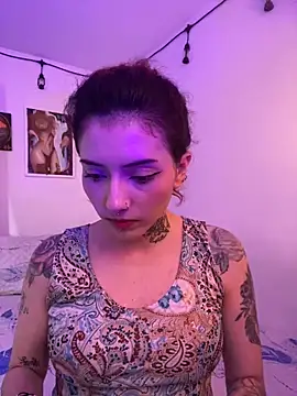 Snapshot of LiliJones_ chatting on 03-17-25, 04:43 LiliJones online show from 03-17-25, 04:43