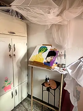 Snapshot of LiliJones_ chatting on 10-01-25, 05:08 LiliJones online show from 10-01-25, 05:08