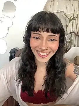 Snapshot of LiliJones_ chatting on 10-23-25, 05:23 LiliJones online show from 10-23-25, 05:23