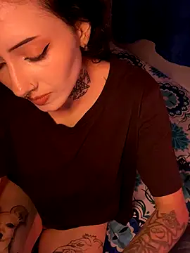 Snapshot of LiliJones_ chatting on 11-14-25, 01:32 LiliJones online show from 11-14-25, 01:32