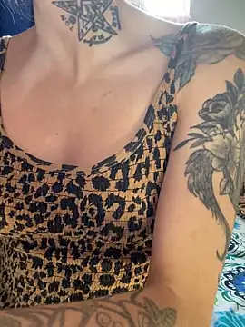 Snapshot of LiliJones_ chatting on 11-21-25, 01:32 LiliJones online show from 11-21-25, 01:32