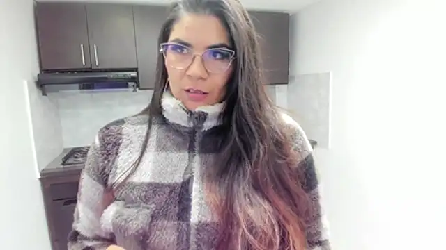 Luna Dumont online show from 12-16-25, 11:15