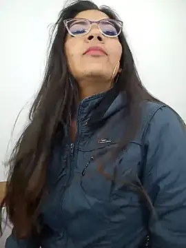 Snapshot of Luna_Dumont chatting on 05-21-26, 11:17 Luna Dumont online show from 05-21-26, 11:17