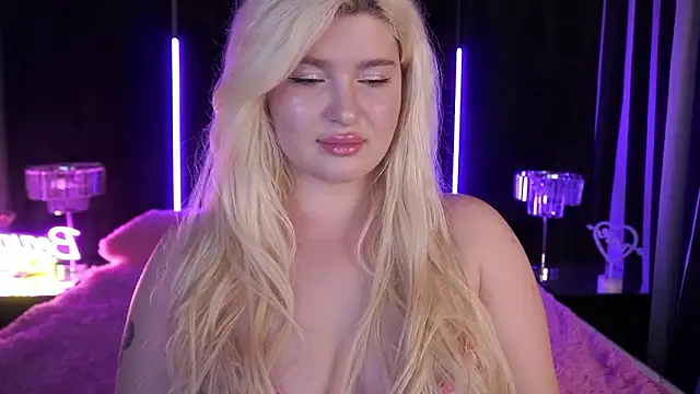 Snapshot of CocoSecretss chatting on 12-02-24, 07:25 CocoSecretss online show from 12-02-24, 07:25