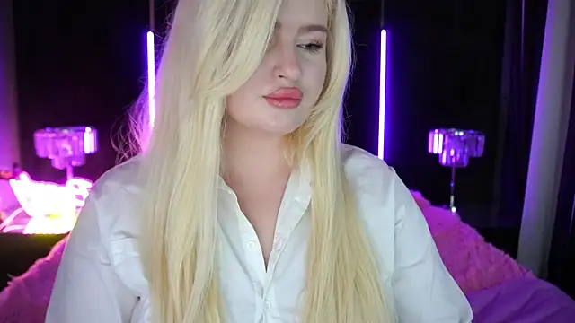 Snapshot of CocoSecretss chatting on 12-17-24, 07:40 CocoSecretss online show from 12-17-24, 07:40