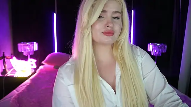 Snapshot of CocoSecretss chatting on 12-17-24, 10:44 CocoSecretss online show from 12-17-24, 10:44