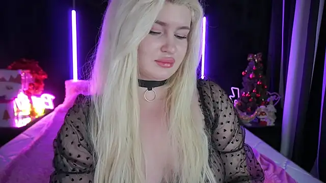 Snapshot of CocoSecretss chatting on 12-25-24, 11:11 CocoSecretss online show from 12-25-24, 11:11