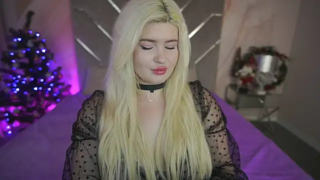 Snapshot of CocoSecretss chatting on 01-03-25, 08:10 CocoSecretss online show from 01-03-25, 08:10