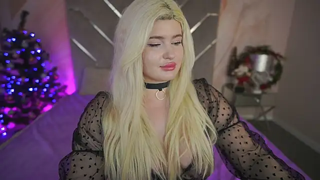 Snapshot of CocoSecretss chatting on 01-03-25, 11:14 CocoSecretss online show from 01-03-25, 11:14