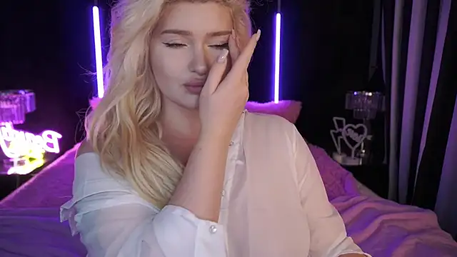 Snapshot of CocoSecretss chatting on 03-03-25, 06:59 CocoSecretss online show from 03-03-25, 06:59