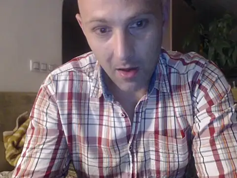 Snapshot of Piter9023 chatting on 07-13-26, 01:19 Piter9023 online show from 07-13-26, 01:19