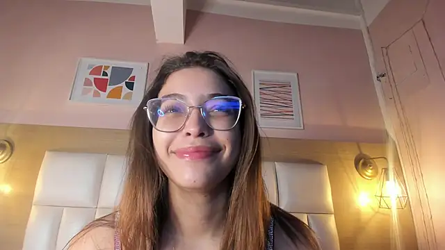 Snapshot of Dollar-girl chatting on 12-31-24, 12:25 Dollar-girl online show from 12-31-24, 12:25