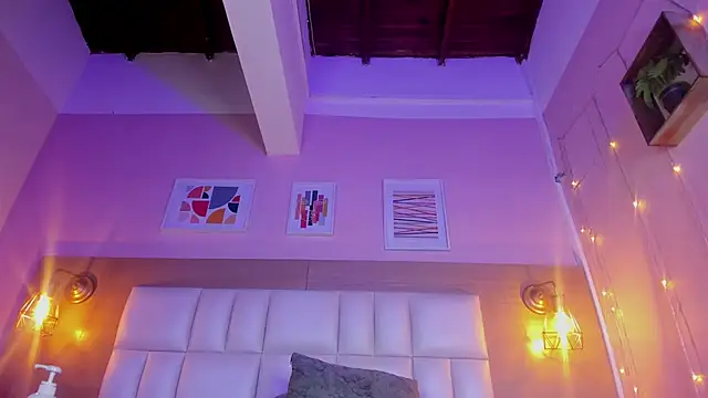 Snapshot of Dollar-girl chatting on 01-24-25, 01:56 Dollar-girl online show from 01-24-25, 01:56