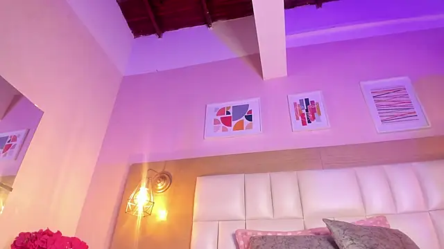 Snapshot of Dollar-girl chatting on 01-27-25, 12:16 Dollar-girl online show from 01-27-25, 12:16