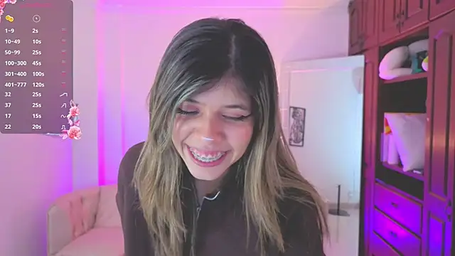 NATAASHA    online show from 10-21-25, 03:40