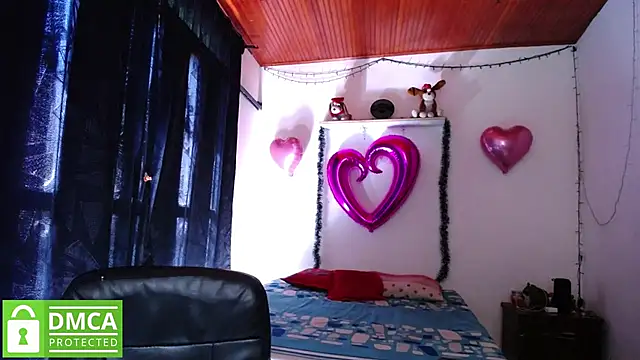 Snapshot of Mr_MrsCurie chatting on 12-11-24, 02:44 Mr MrsCurie online show from 12-11-24, 02:44